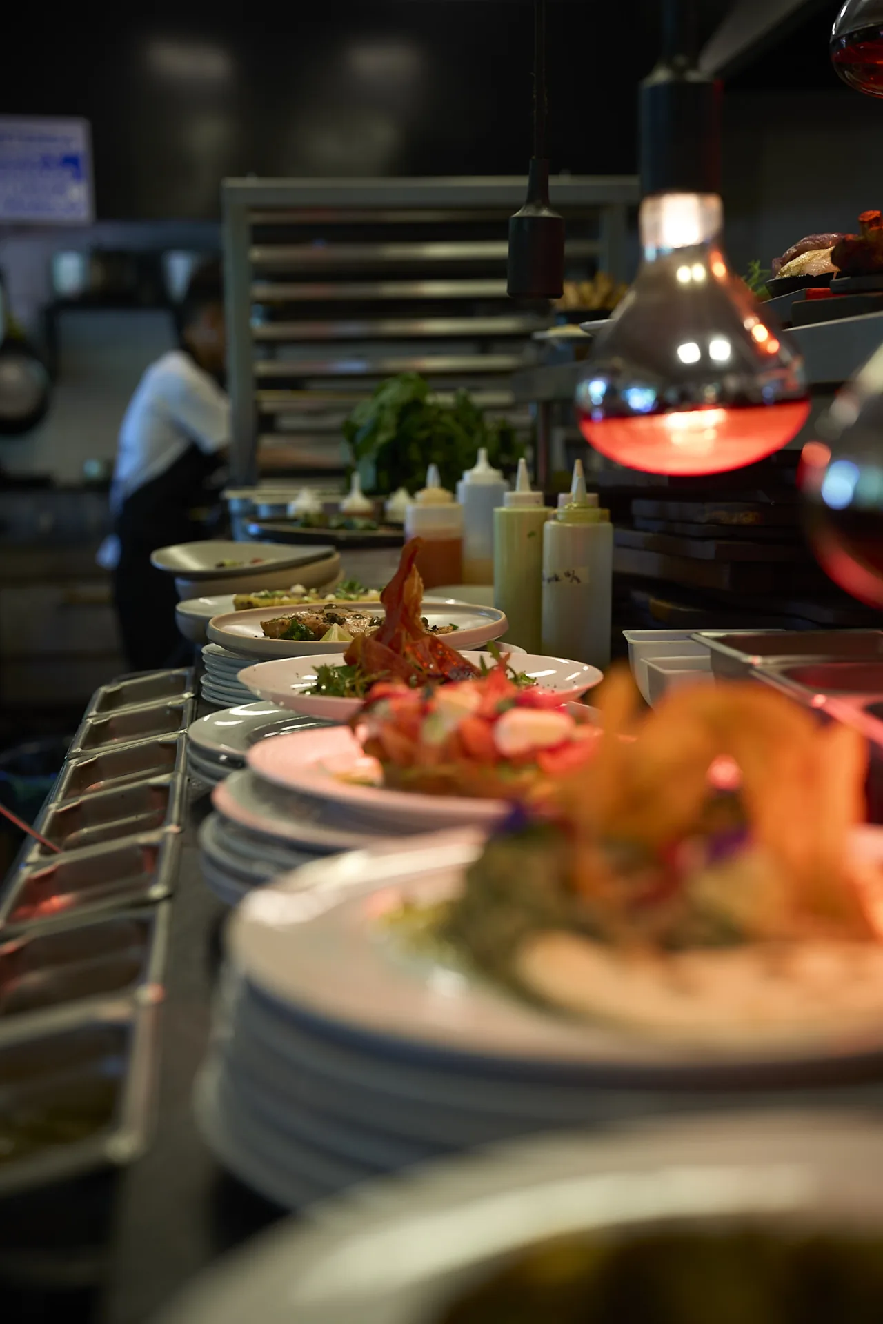 Preparación de platos en la cocina